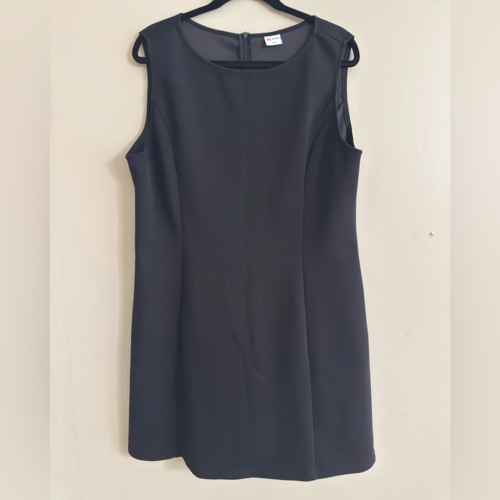 Elegant Black Tank Top dress with bow in back